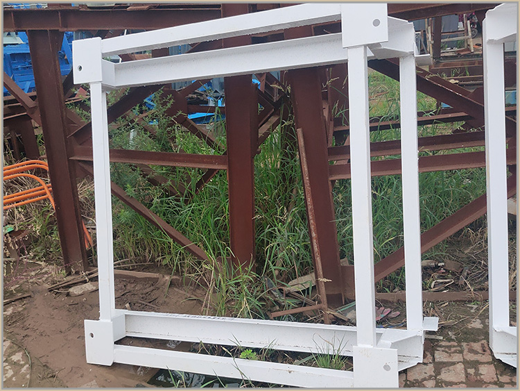 螺旋拉紧装置尾架